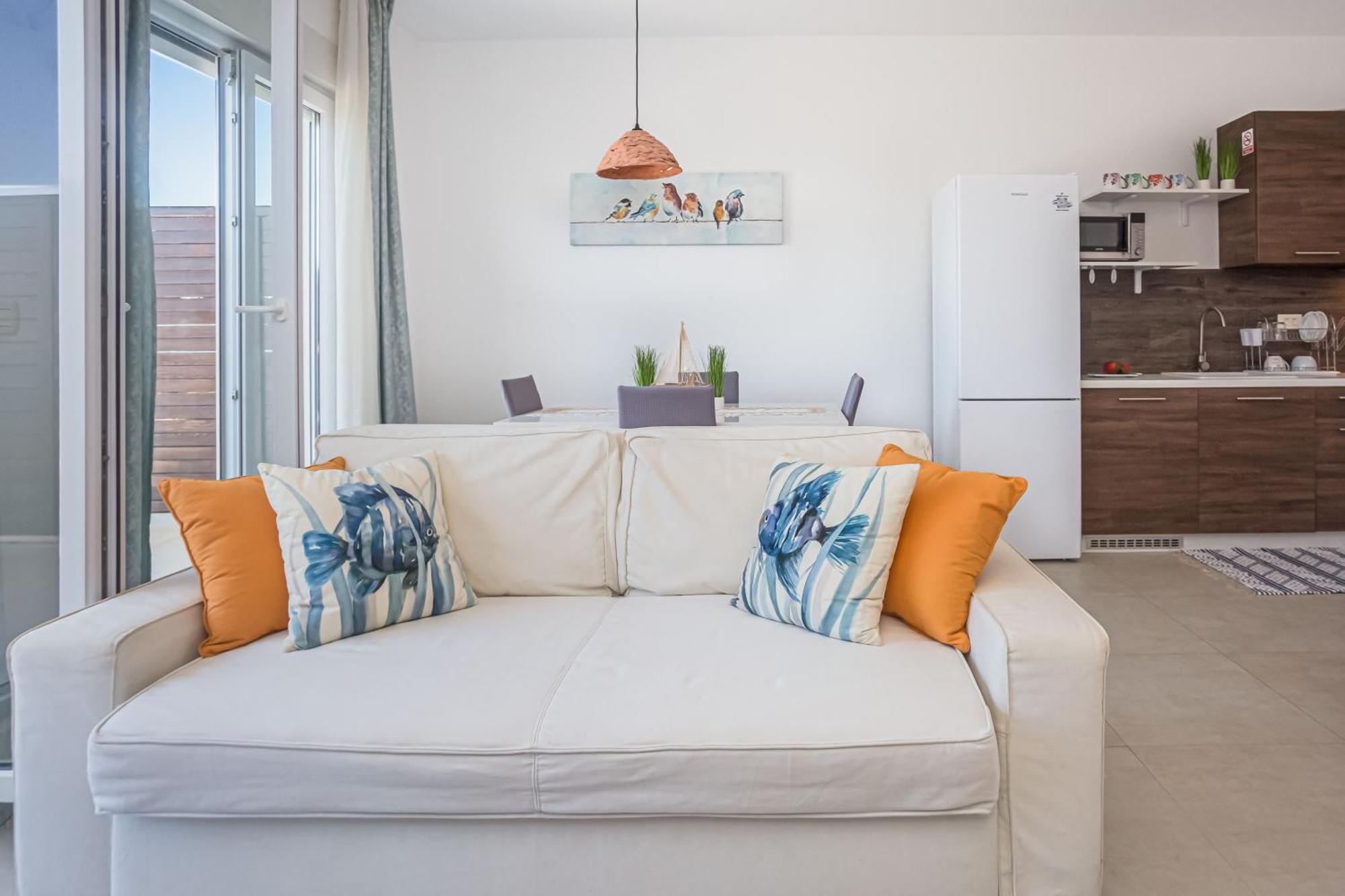 Villa Jolara With Heated Pool Мимице Екстериор снимка