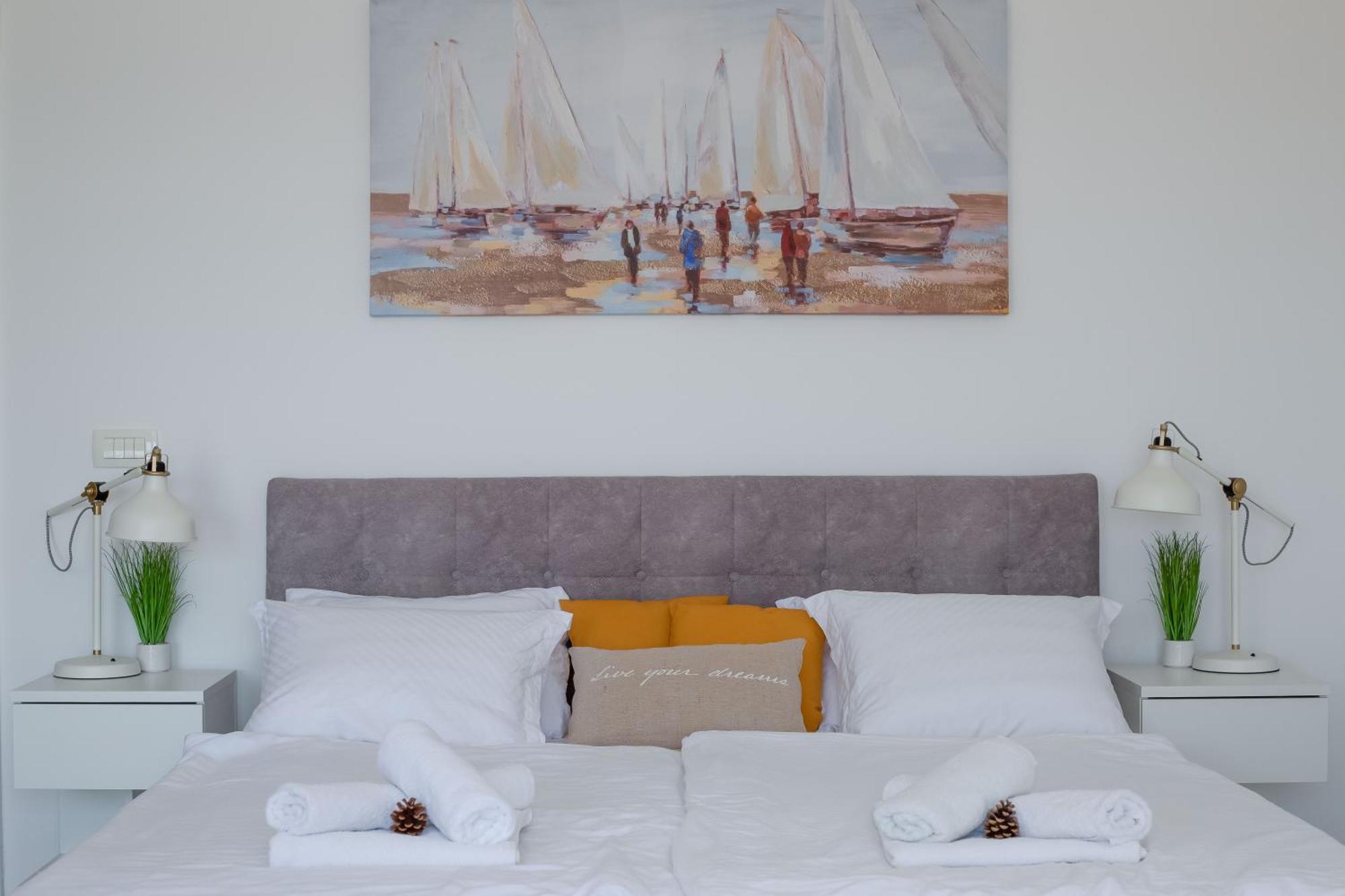 Villa Jolara With Heated Pool Мимице Екстериор снимка