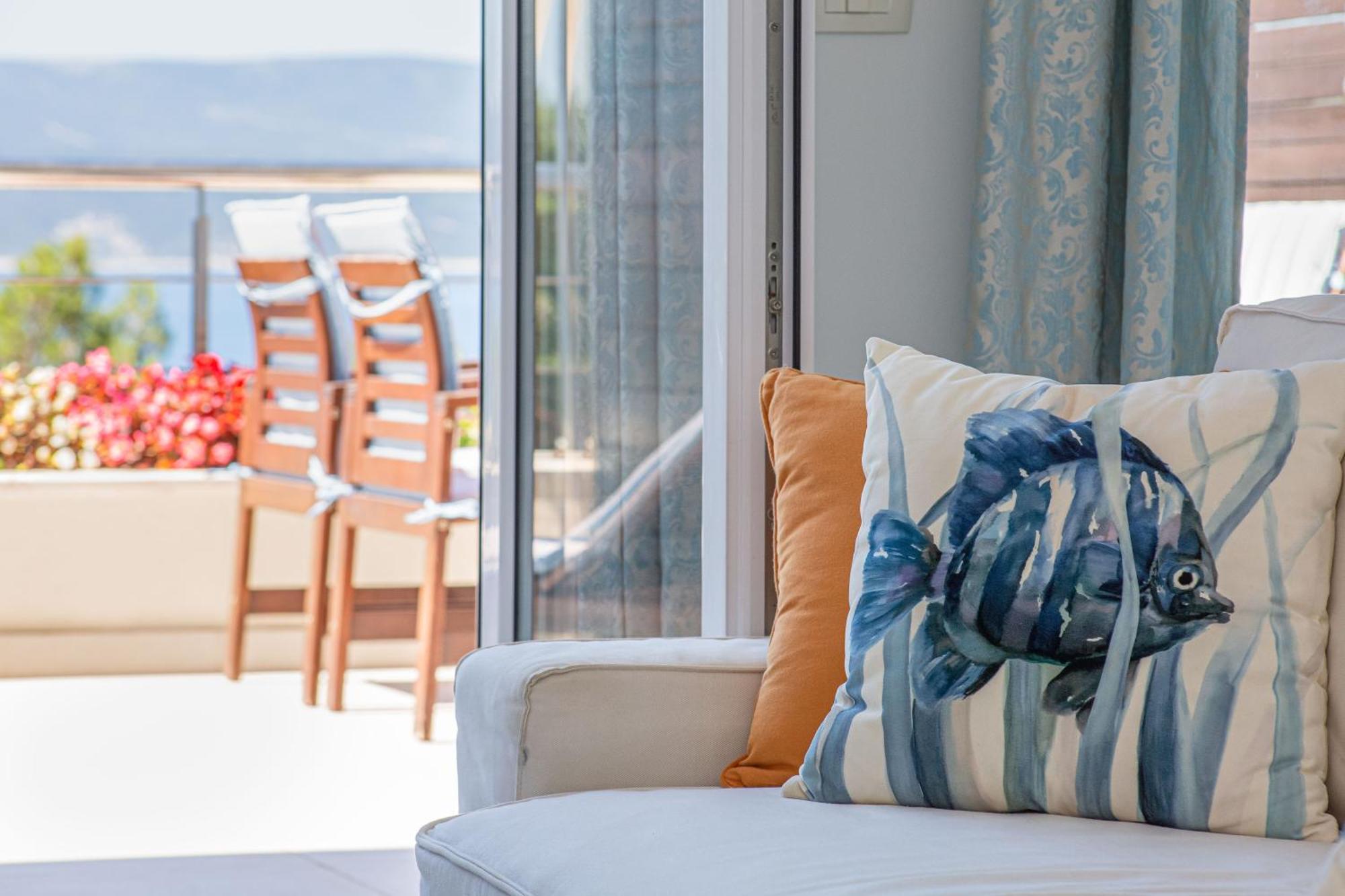 Villa Jolara With Heated Pool Мимице Екстериор снимка