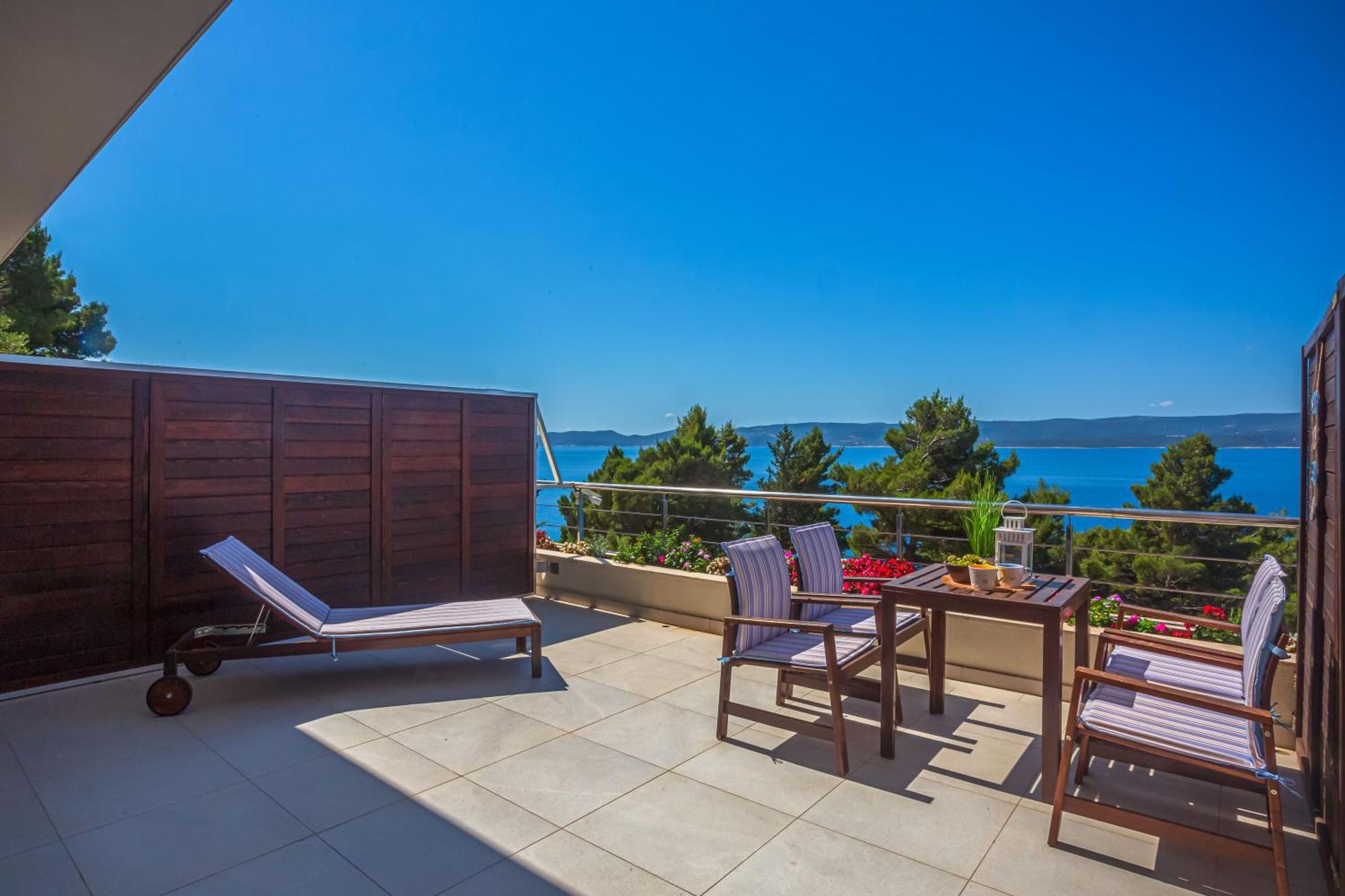 Villa Jolara With Heated Pool Мимице Екстериор снимка