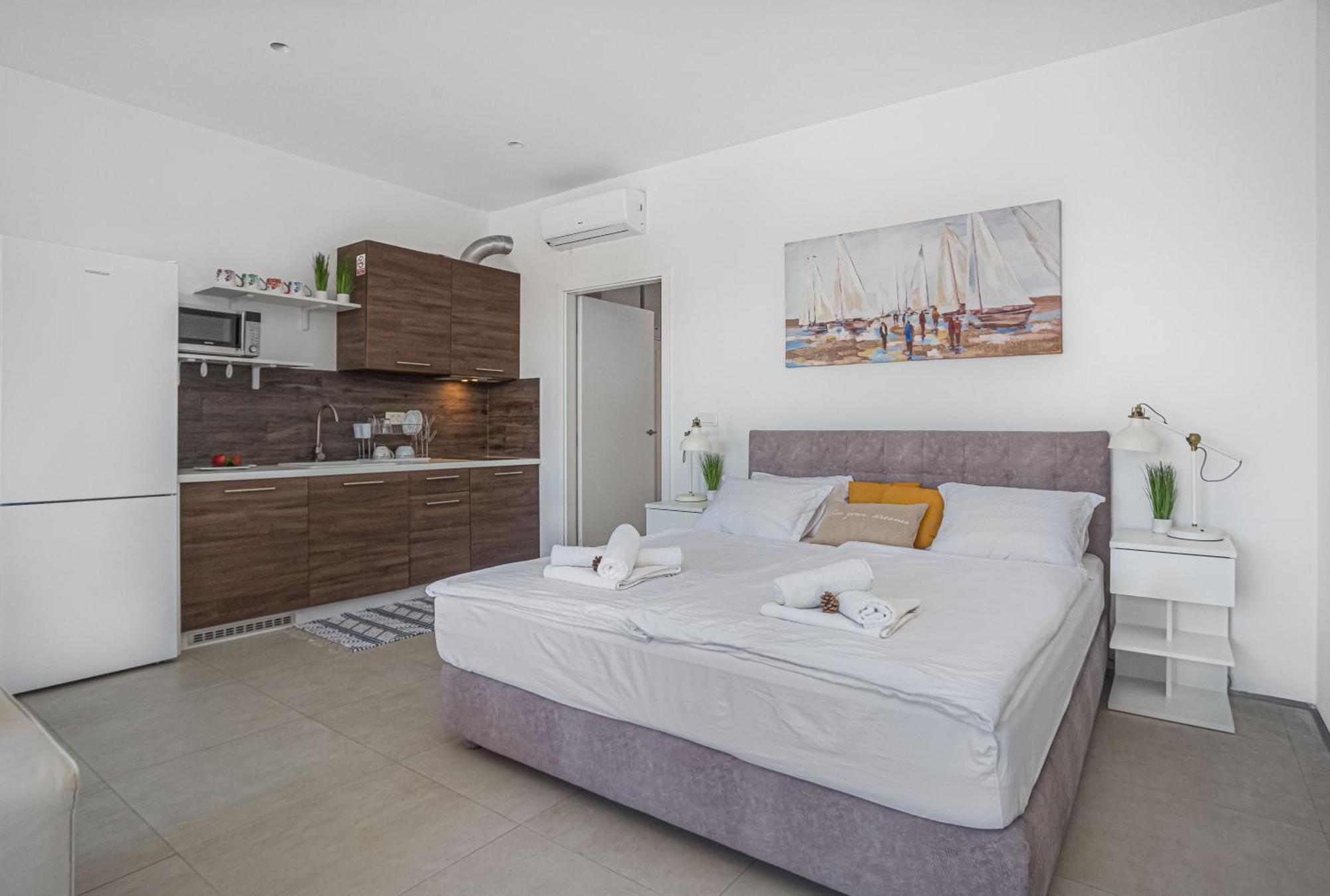 Villa Jolara With Heated Pool Мимице Екстериор снимка